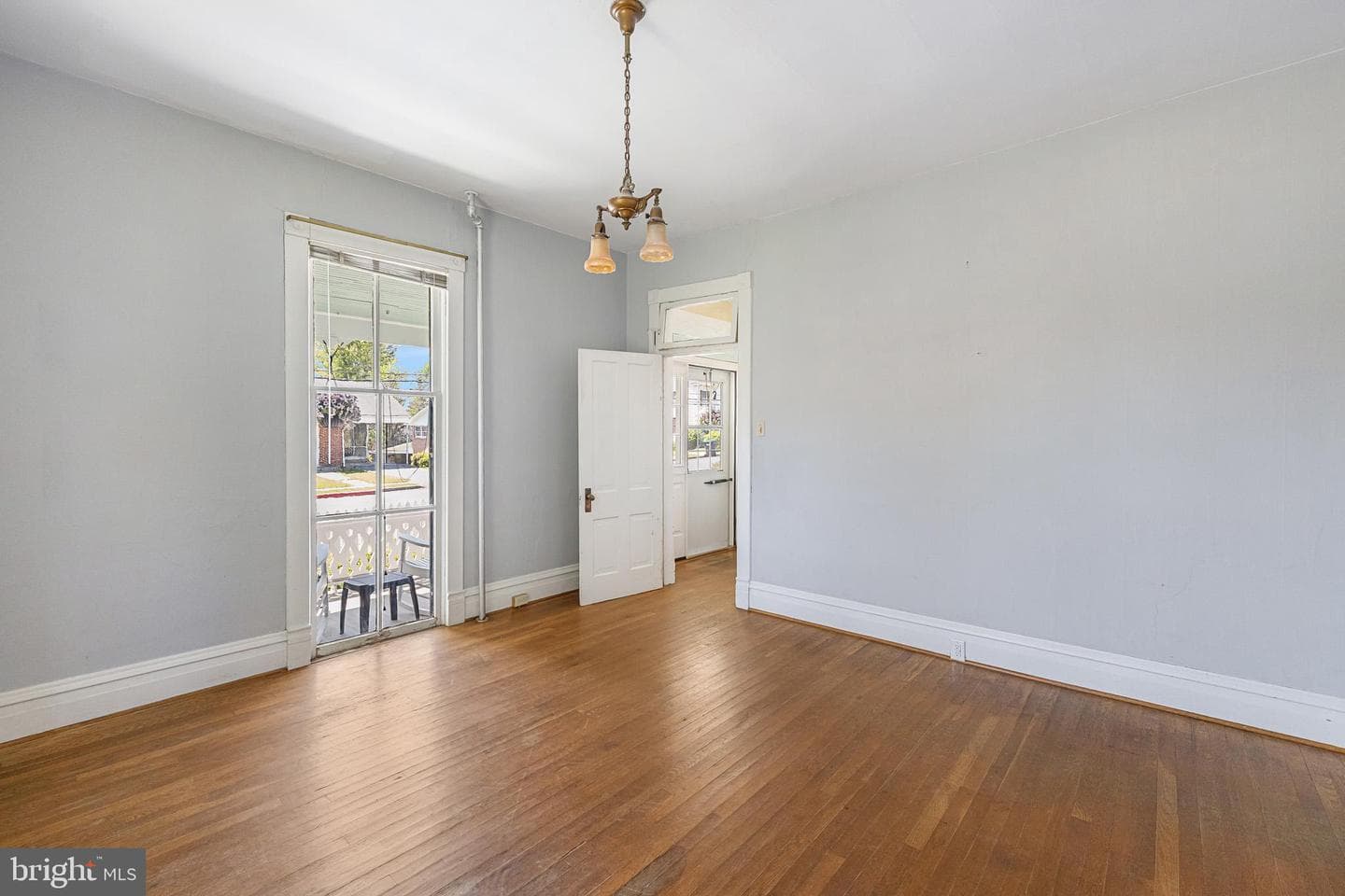 394 W King Street photo 23