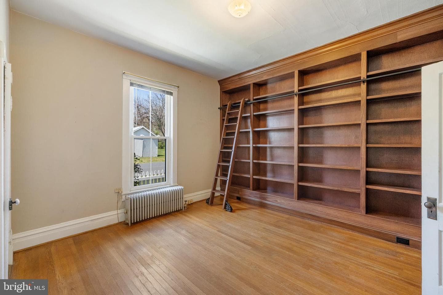 394 W King Street photo 30