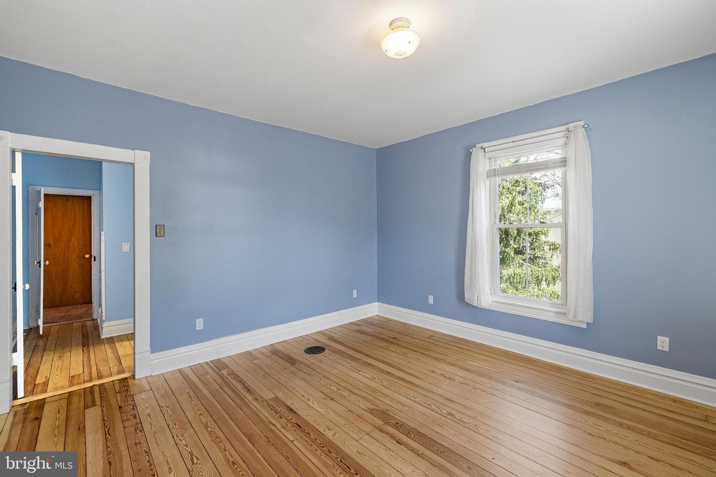394 W King Street photo 64