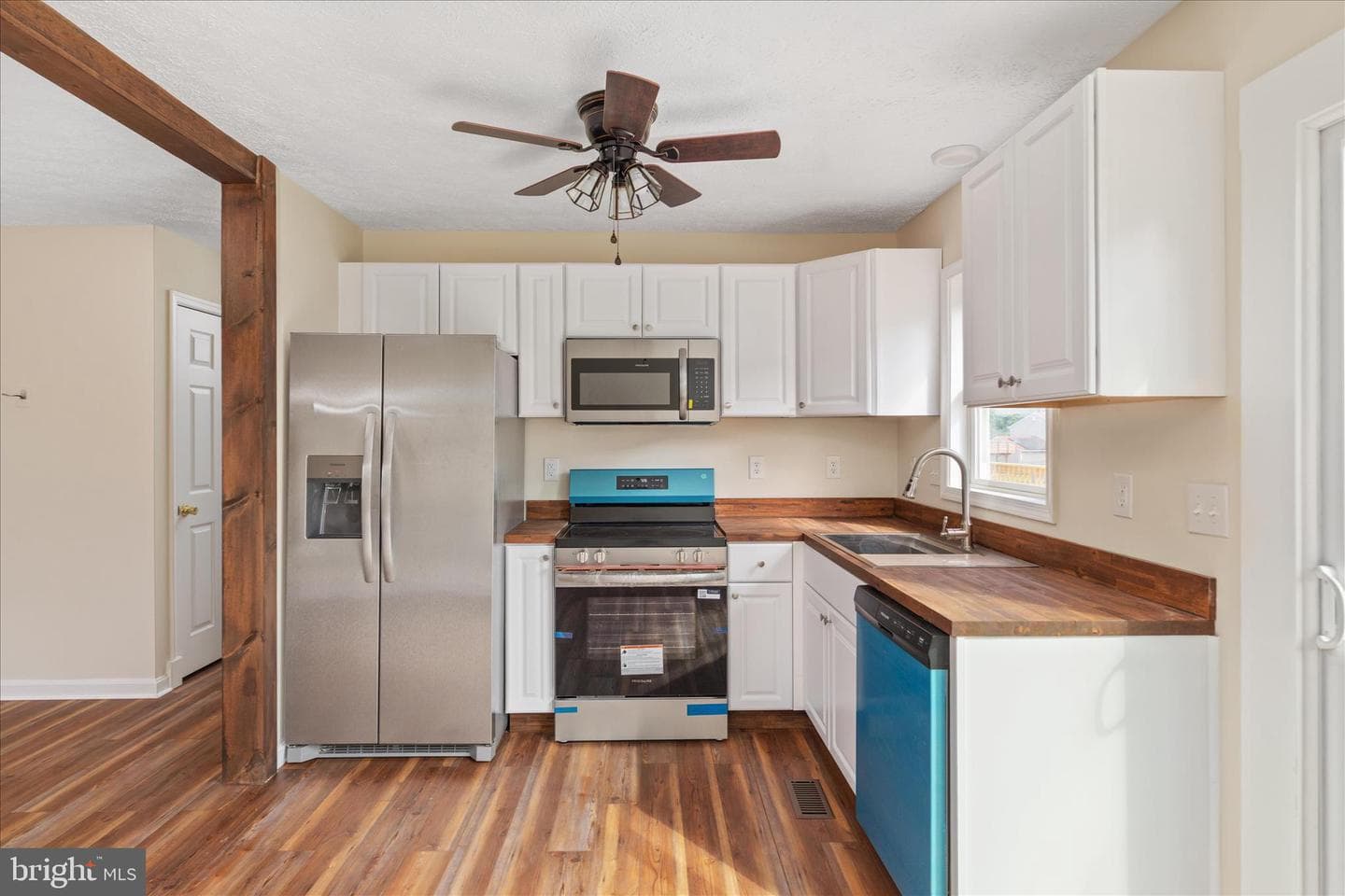 329 Wise Avenue photo 11