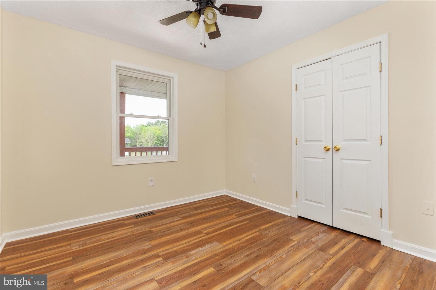 329 Wise Avenue photo 18