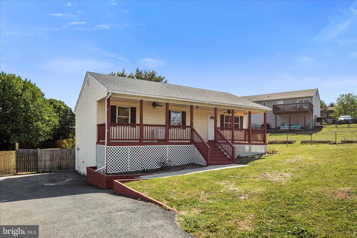 329 Wise Avenue photo 2