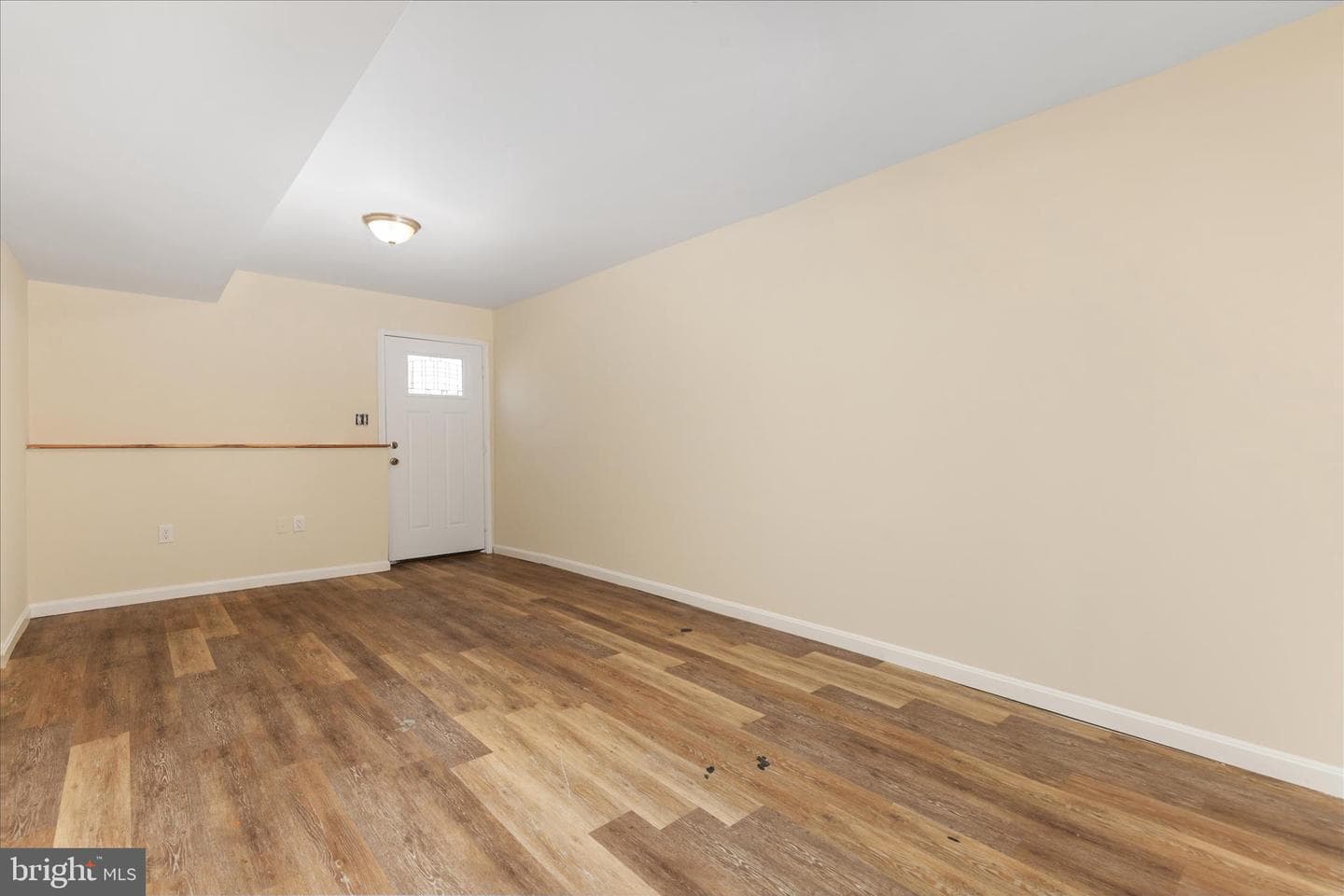 329 Wise Avenue photo 25