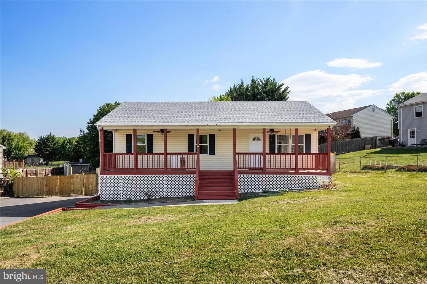 329 Wise Avenue photo 3