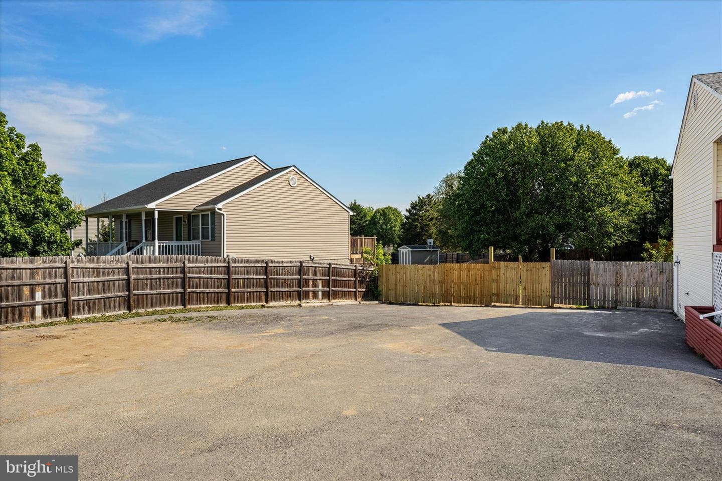 329 Wise Avenue photo 39