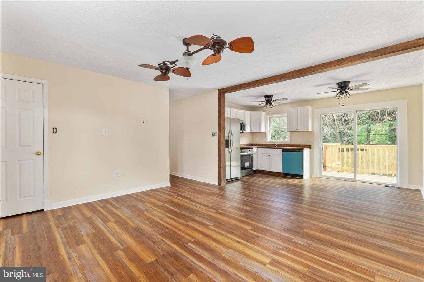 329 Wise Avenue photo 7
