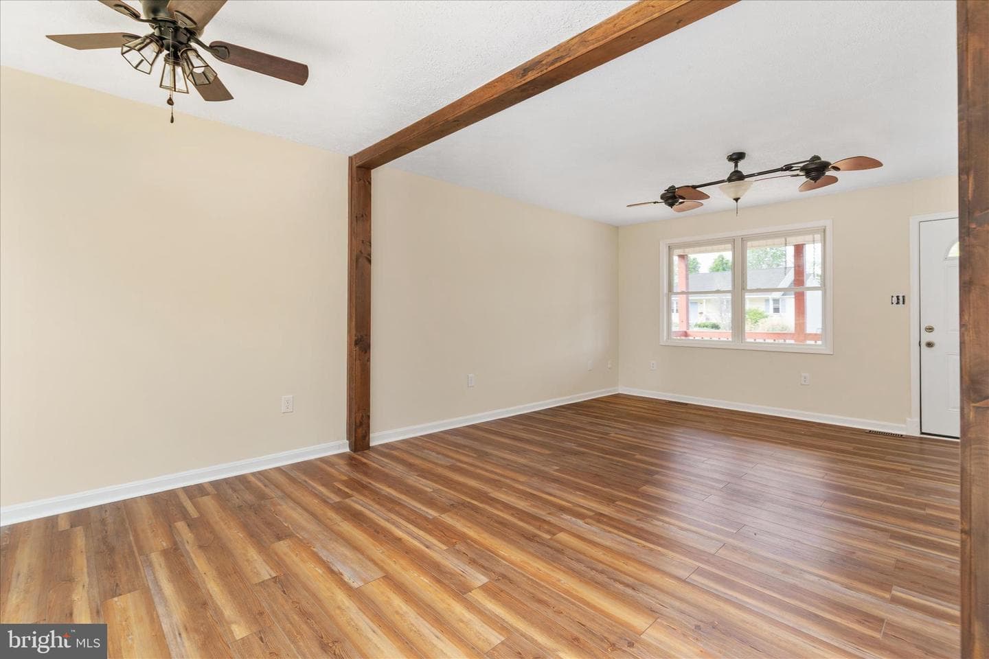 329 Wise Avenue photo 9