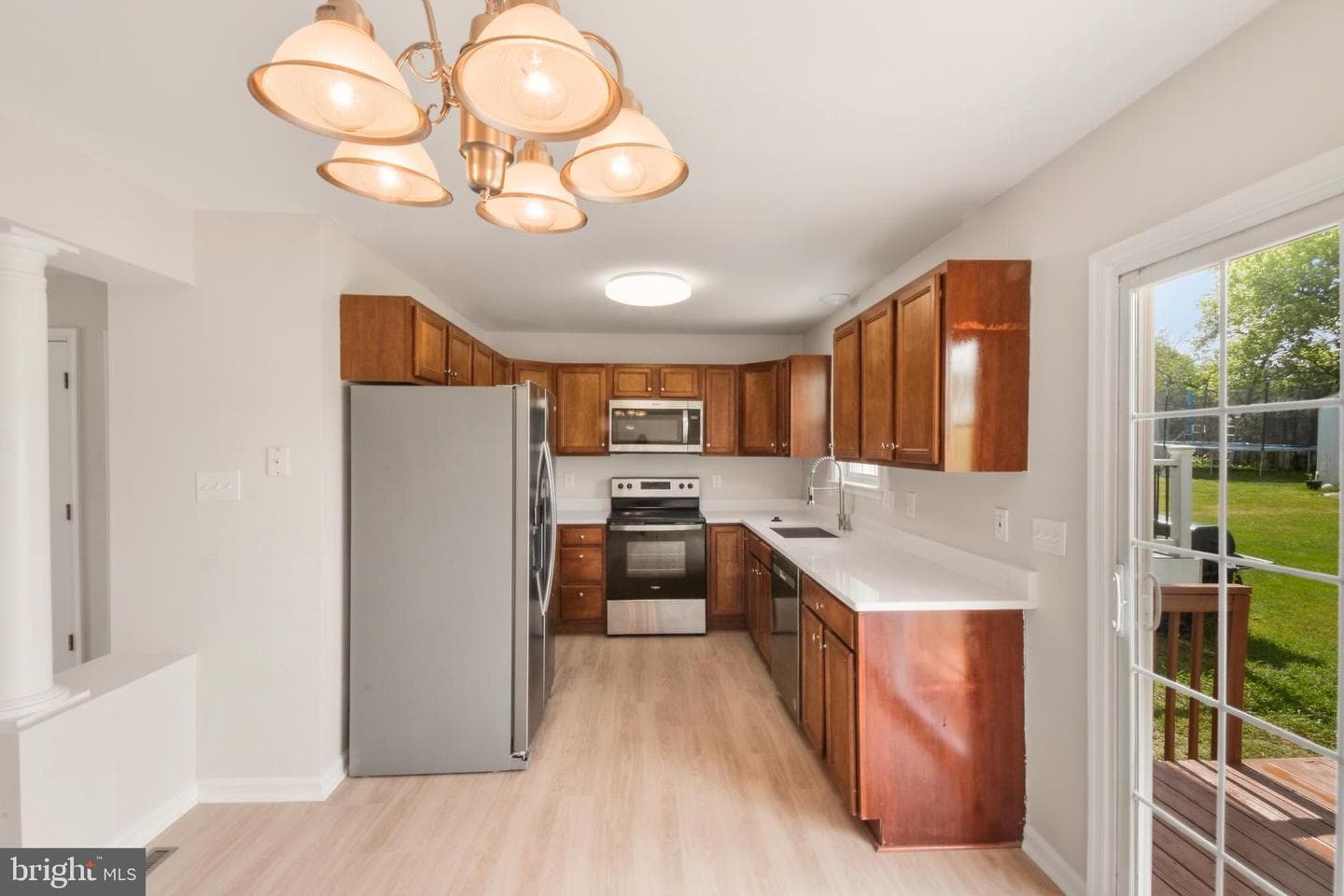 577 Ash Street photo 5