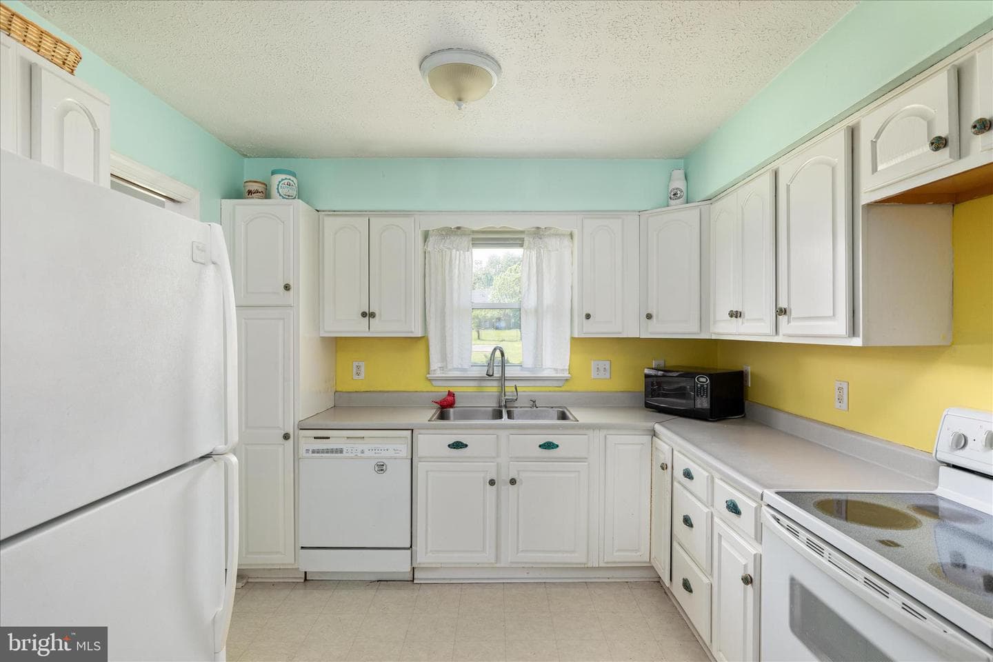 9943 Massanutten Avenue photo 11
