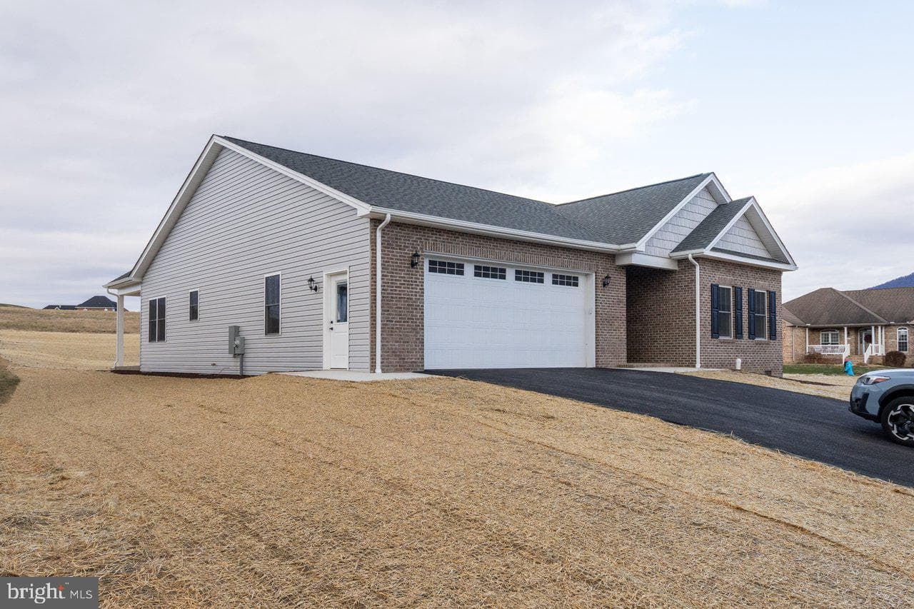919 Clicks Lane photo 58