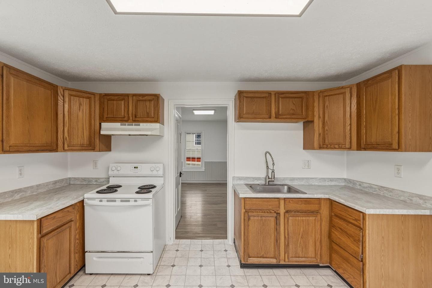 223 W High Street photo 4