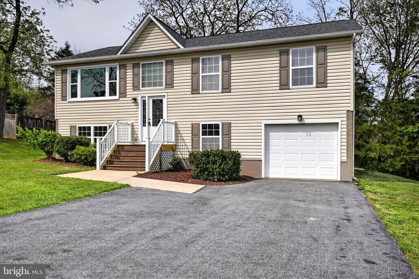 213 Black Oak Drive, Maurertown