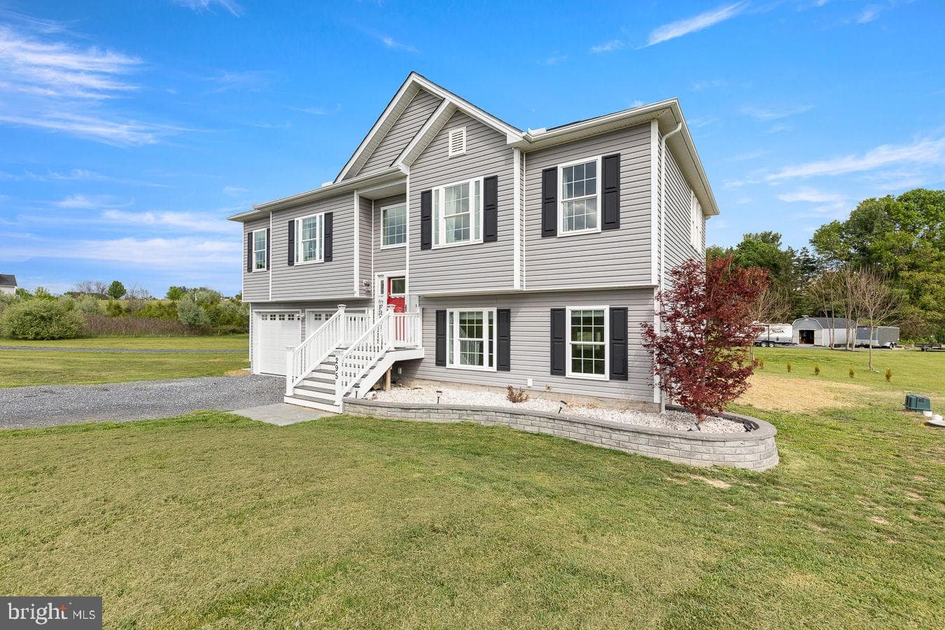 295 Sara Ann Avenue photo 2