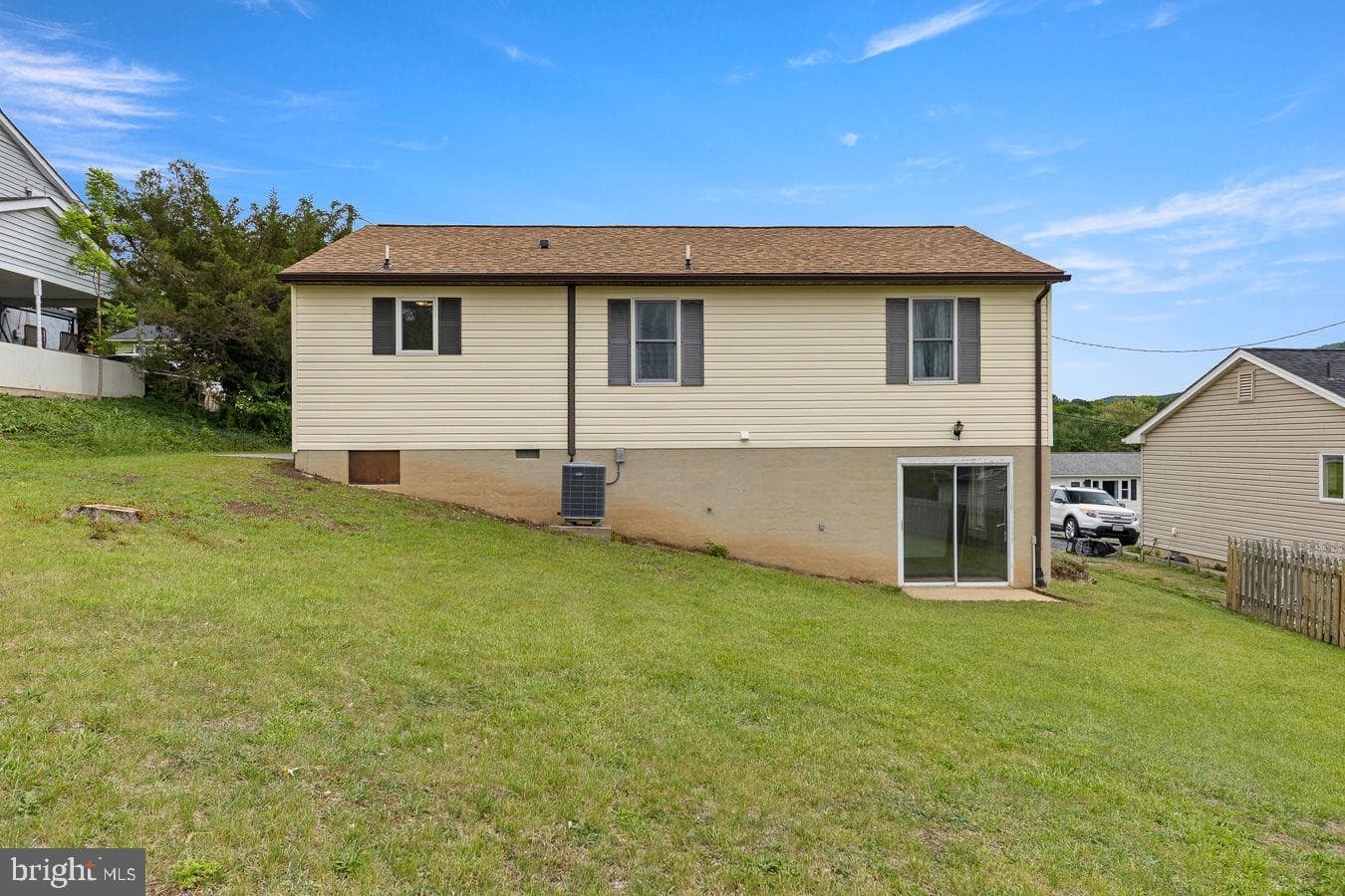 363 Crim Drive photo 3