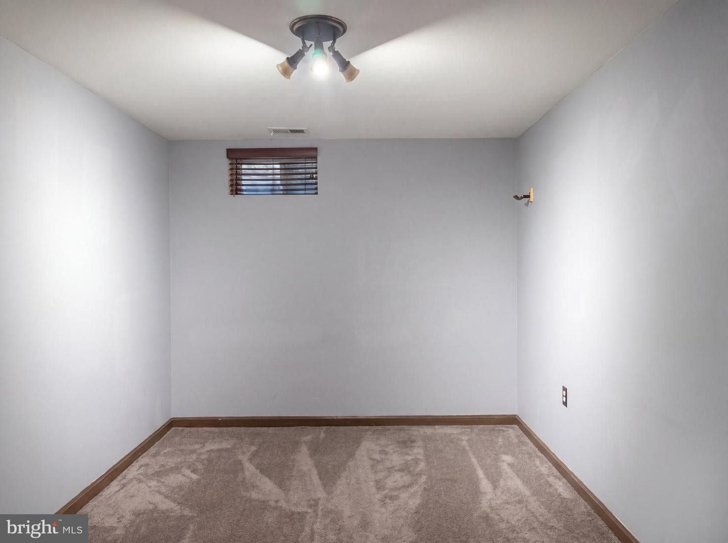 160 Aden Drive photo 20