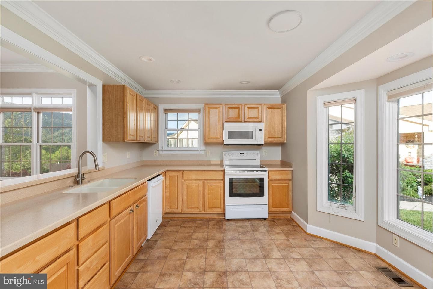 171 Daniel Court photo 5
