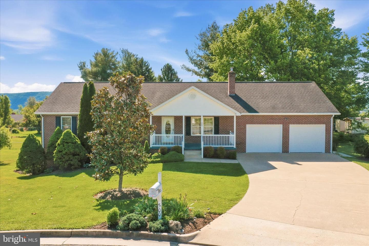 500 Stephenson Court photo 4