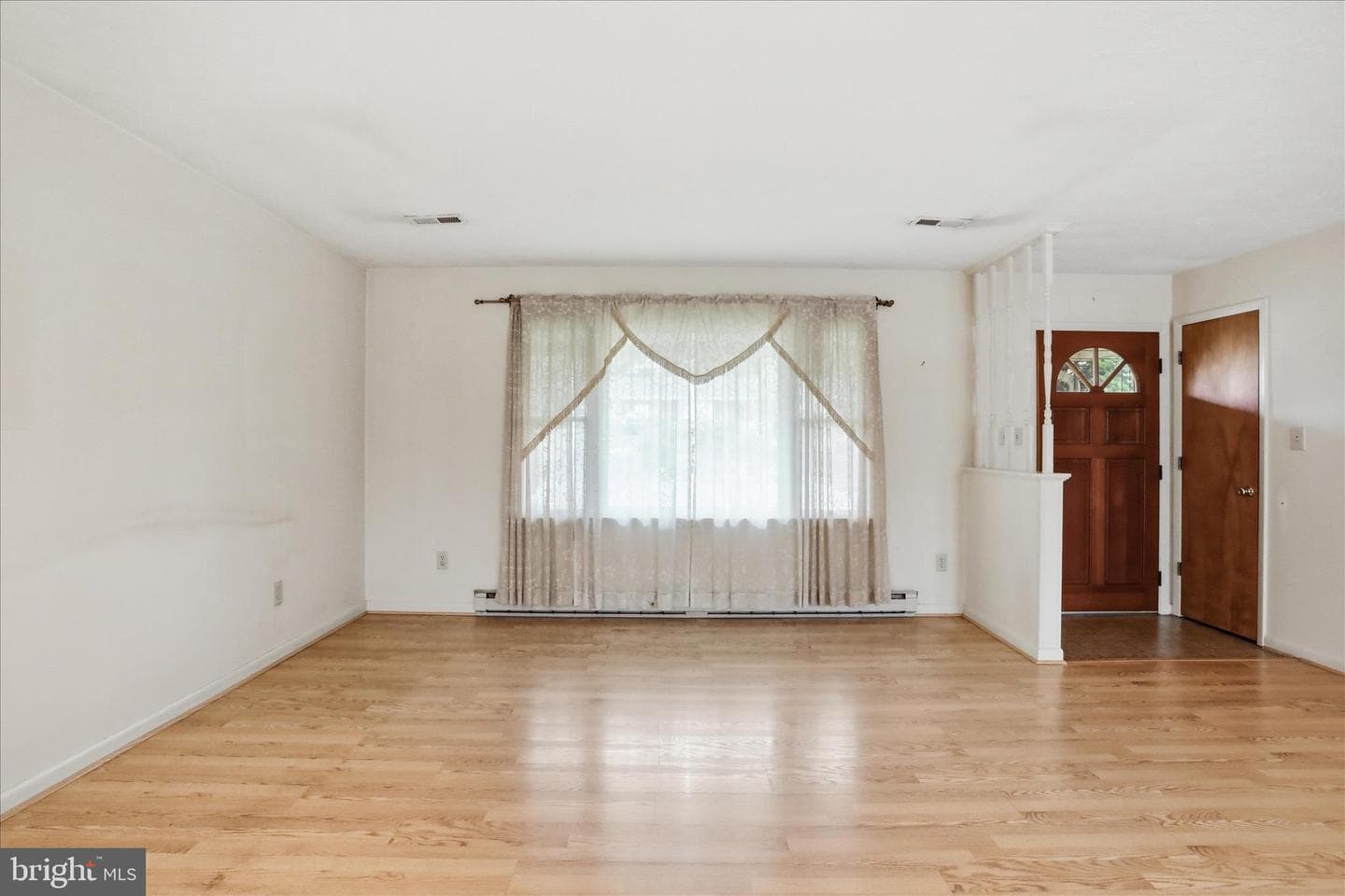317 Dawn Avenue photo 9