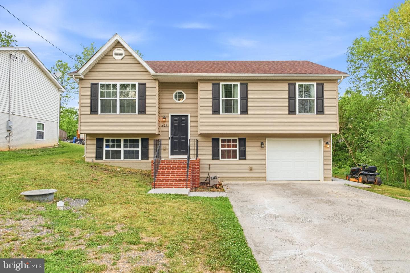 658 W King Street, Strasburg
