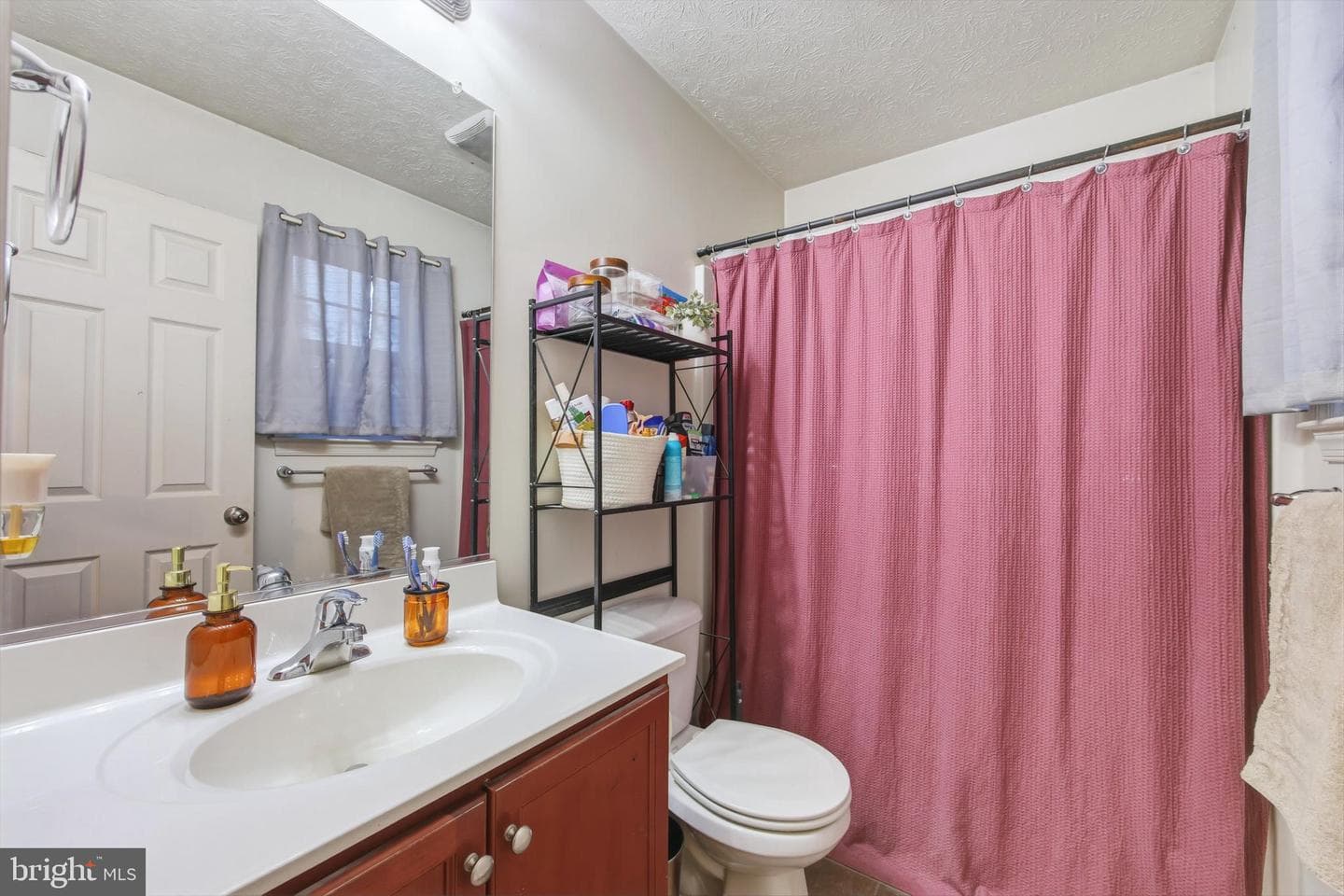 658 W King Street photo 12