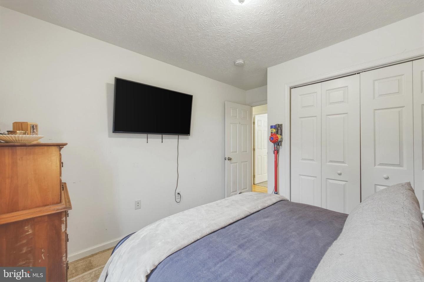 658 W King Street photo 16