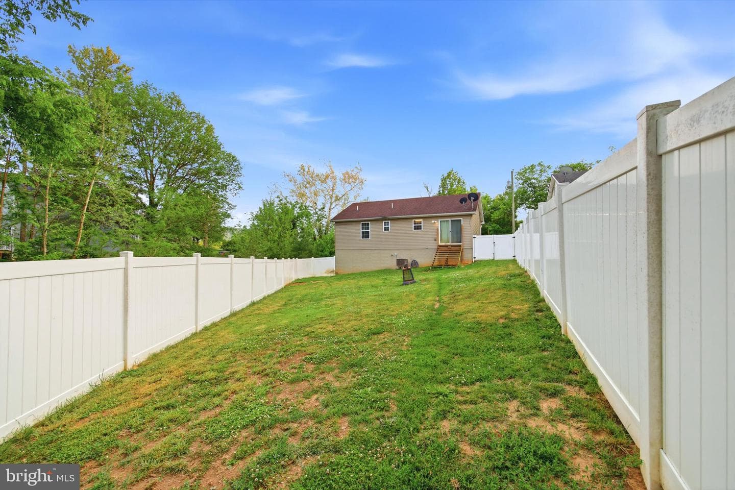 658 W King Street photo 24