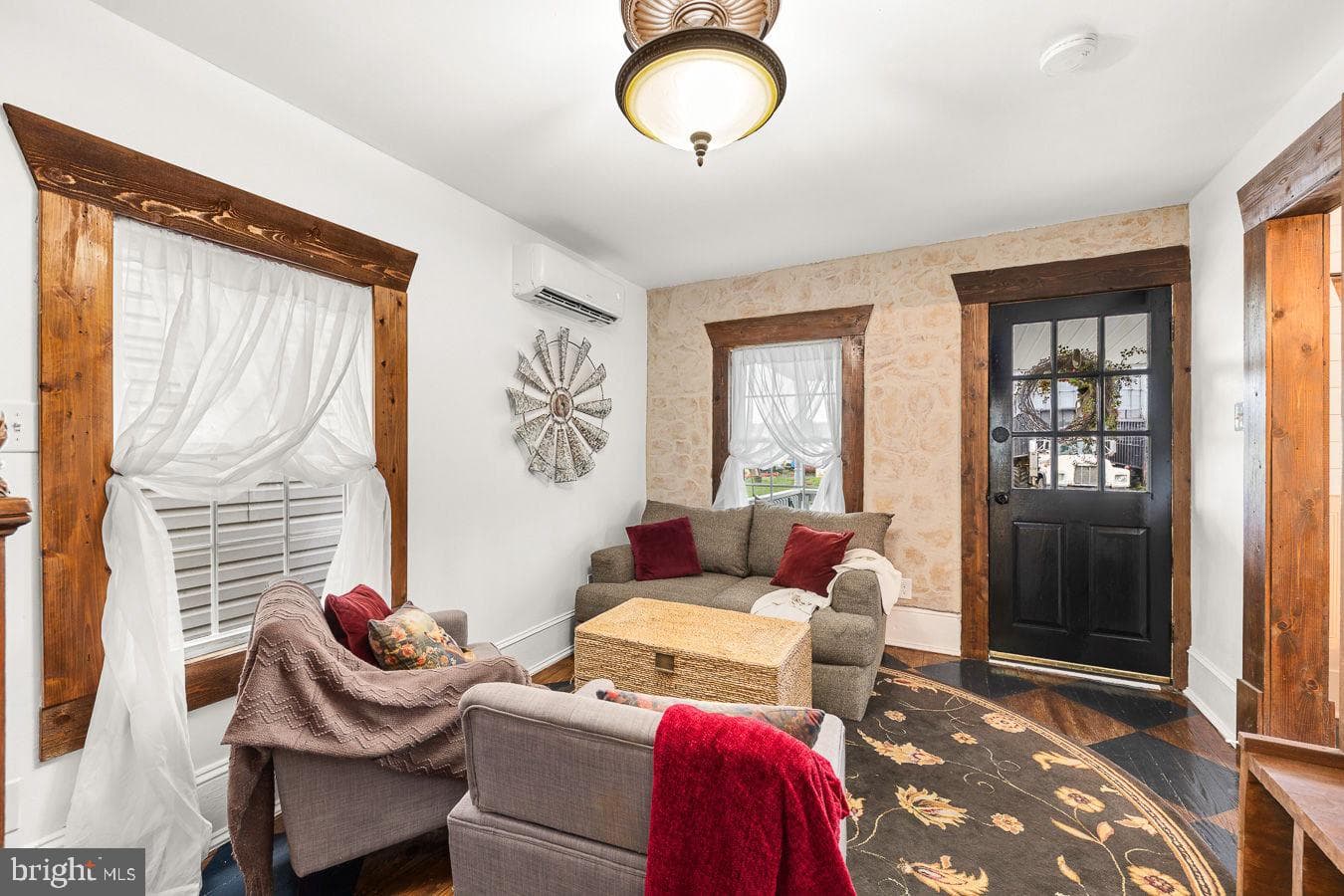 143 N Water Street photo 3
