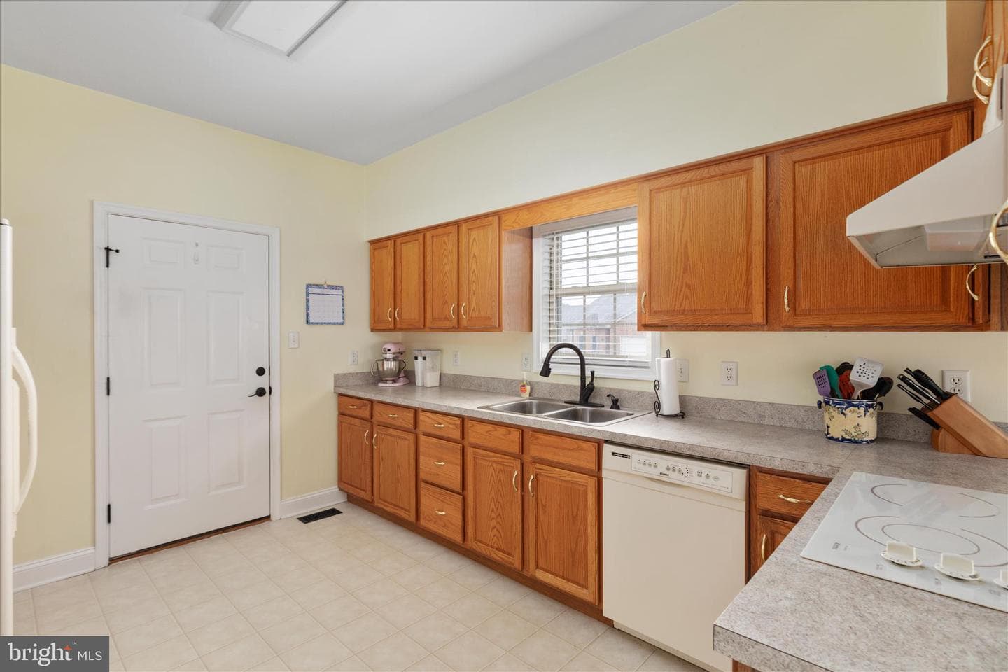 140 Donna Drive photo 20