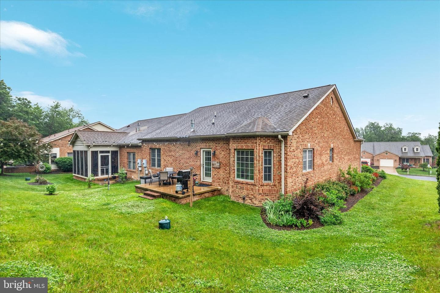 140 Donna Drive photo 38
