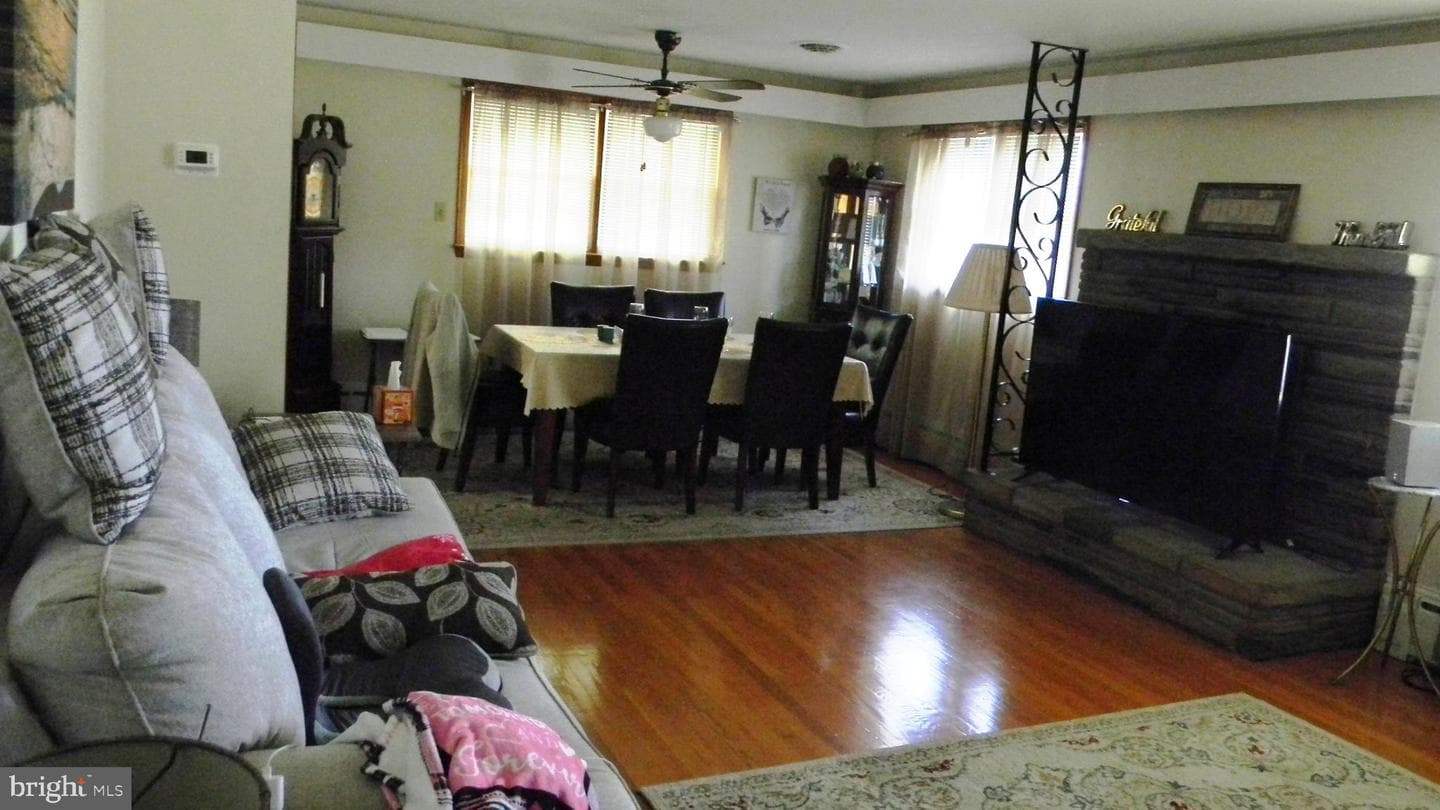 129 Apple Ave photo 16