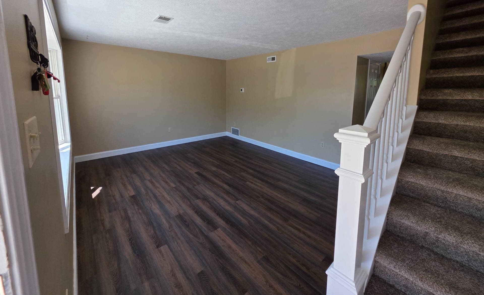 916 Hilltop Drive photo 14