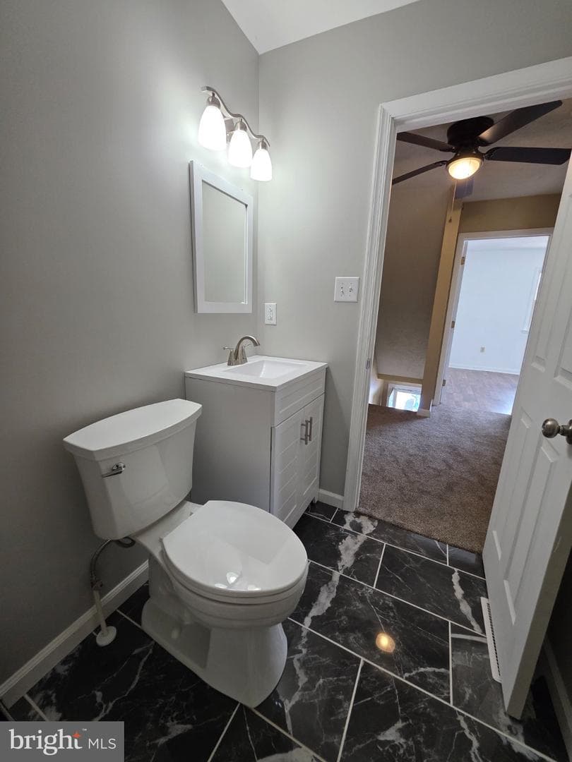 916 Hilltop Drive photo 23