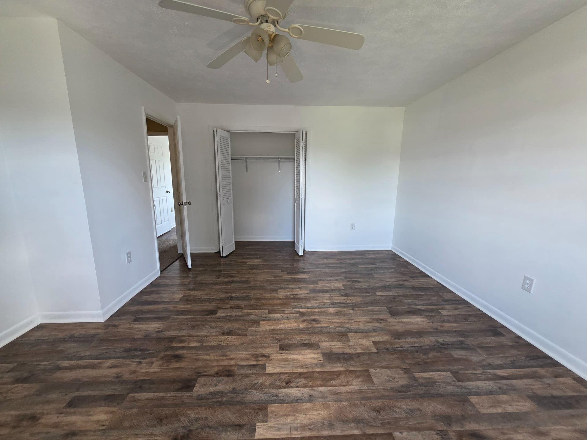 916 Hilltop Drive photo 26