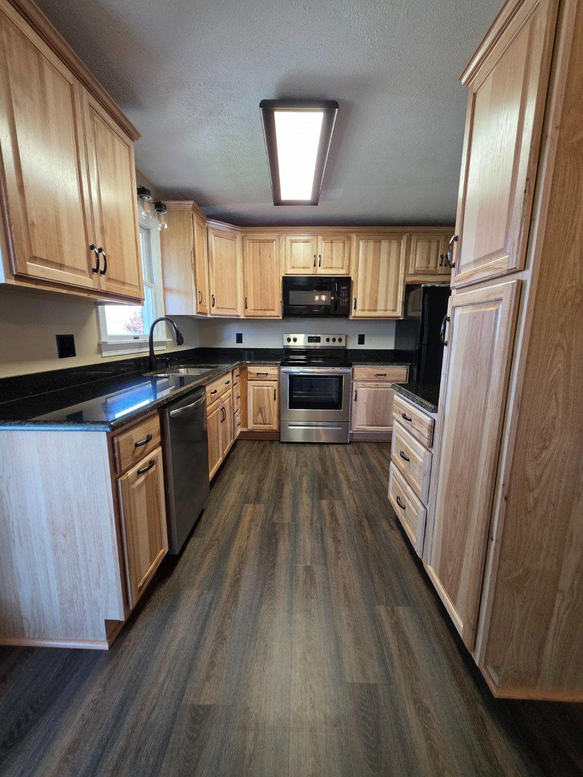 916 Hilltop Drive photo 6