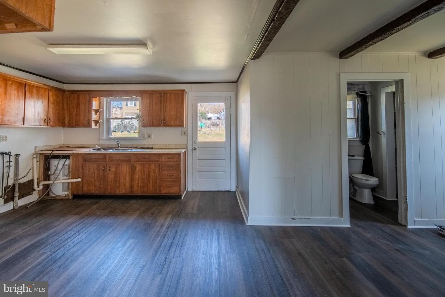 488 Ash Street photo 3