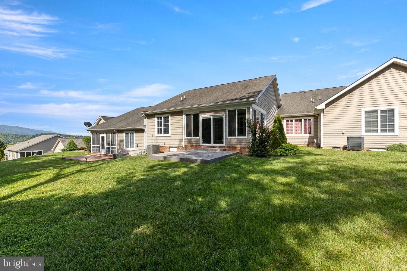 192 Stony Pointe Way photo 3