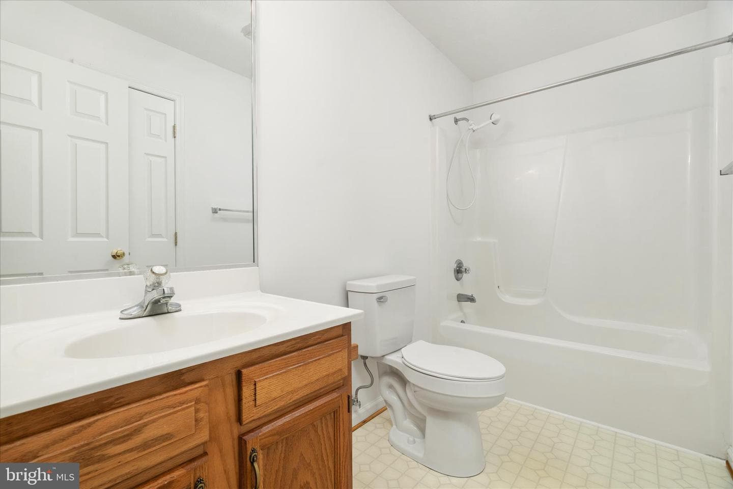 114 Hillview Drive photo 16