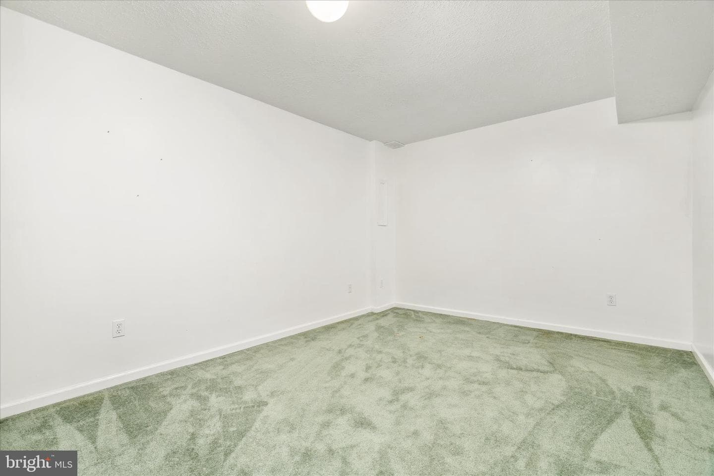 114 Hillview Drive photo 23