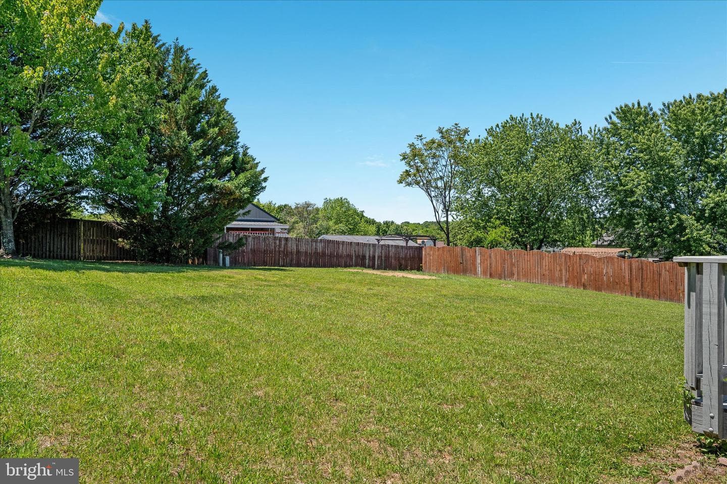 114 Hillview Drive photo 27