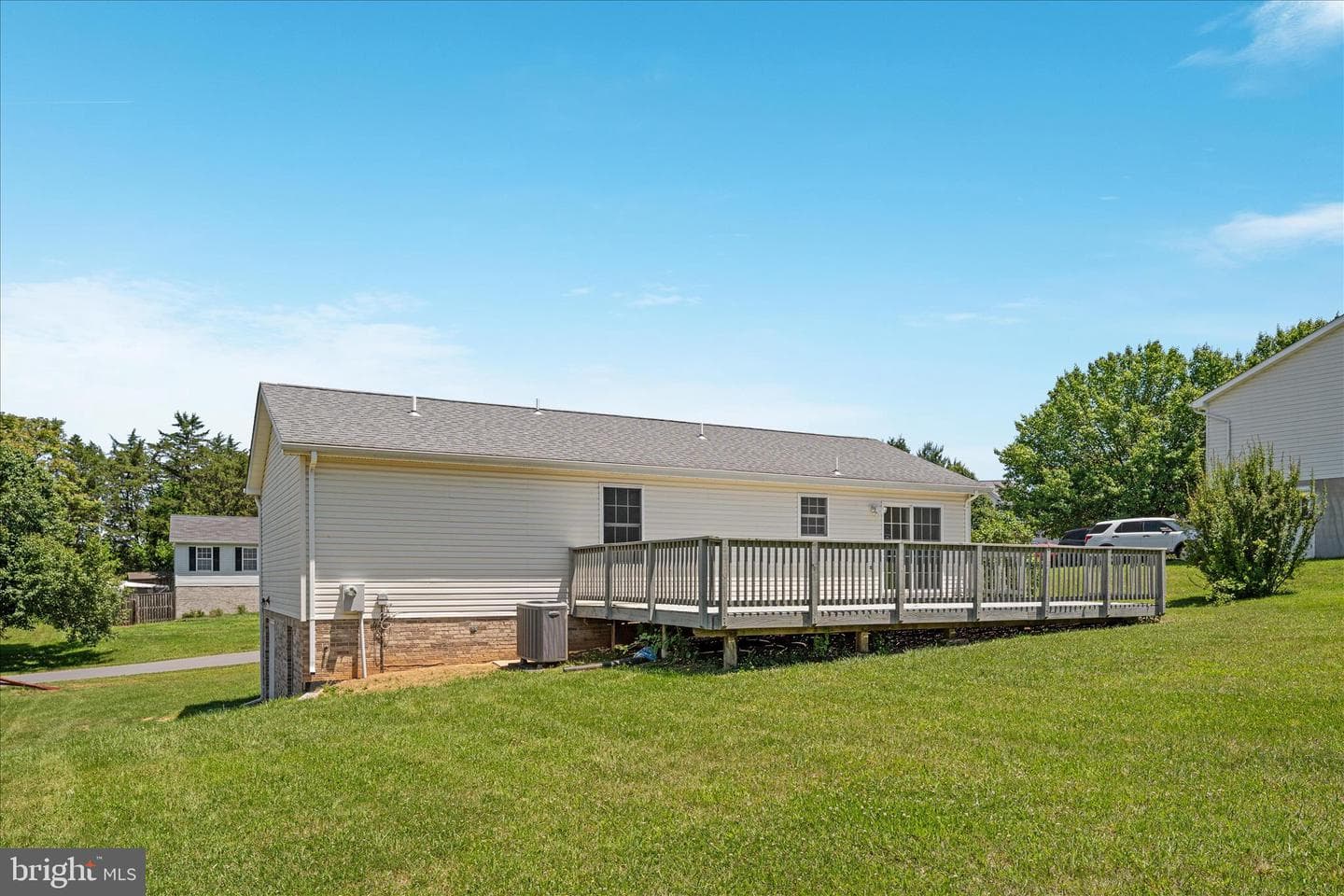 114 Hillview Drive photo 32