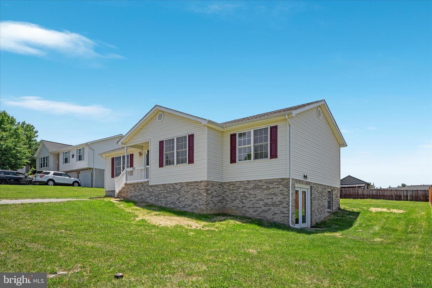 114 Hillview Drive photo 33