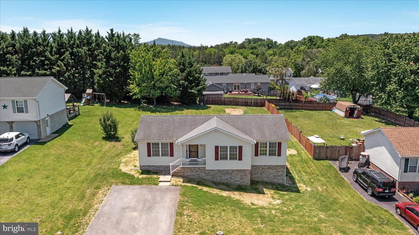 114 Hillview Drive photo 39