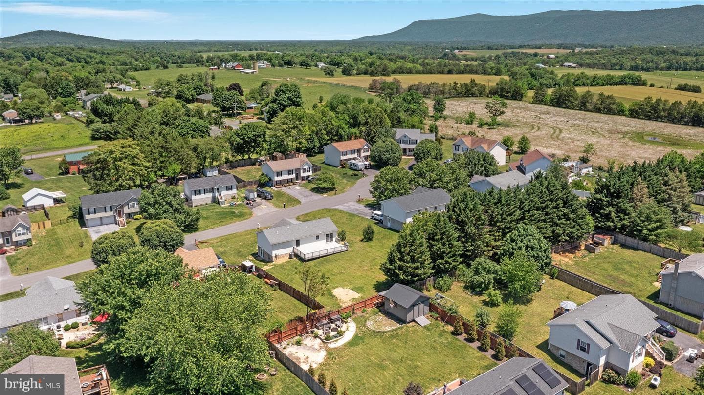 114 Hillview Drive photo 41