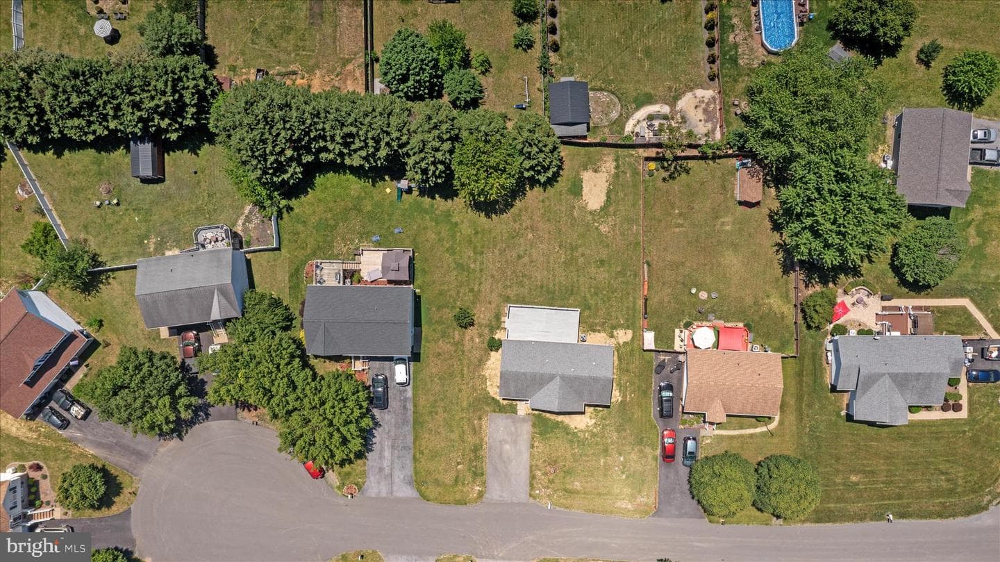 114 Hillview Drive photo 49