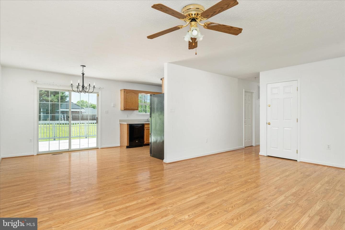 114 Hillview Drive photo 5