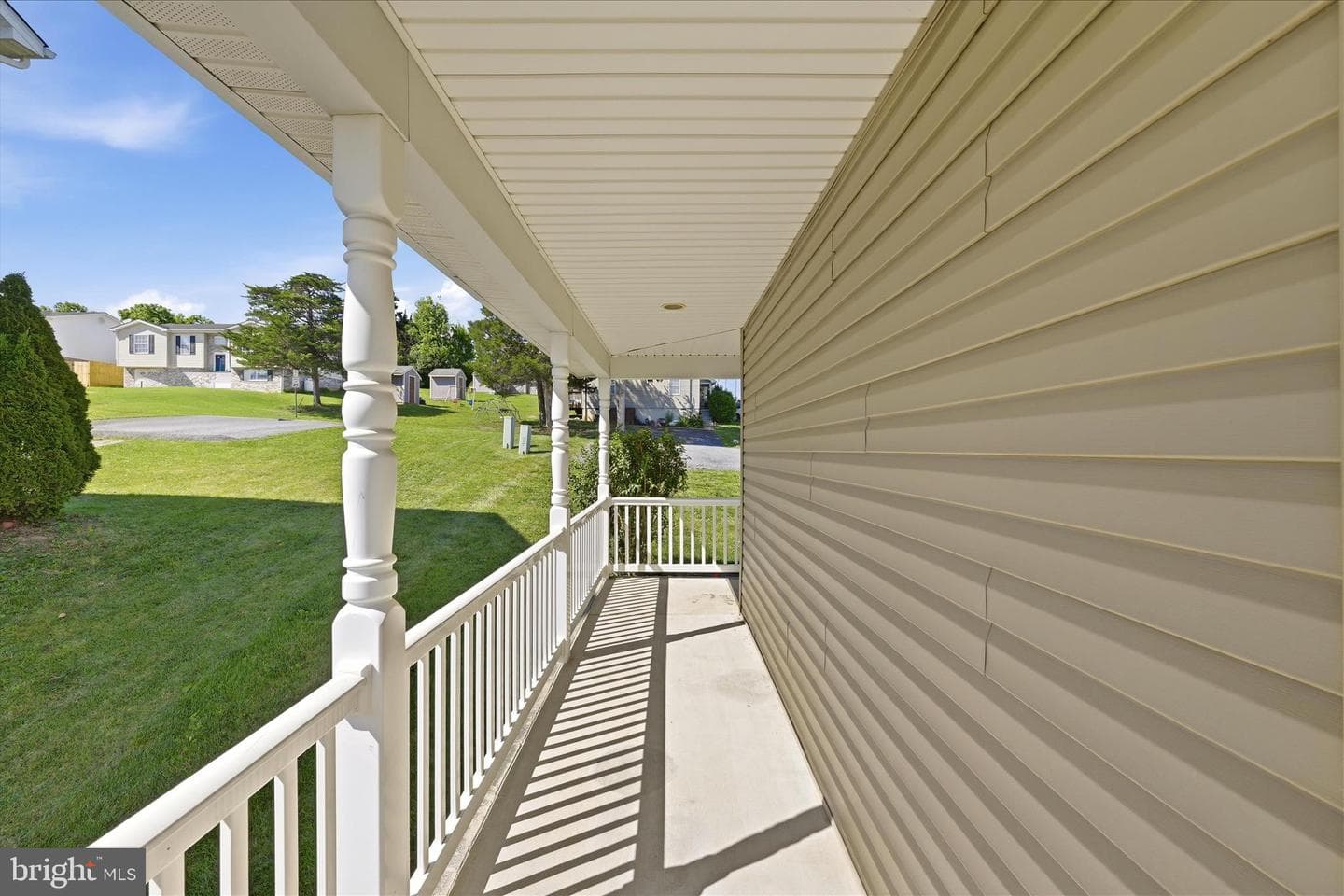 556 Thompson Street photo 11