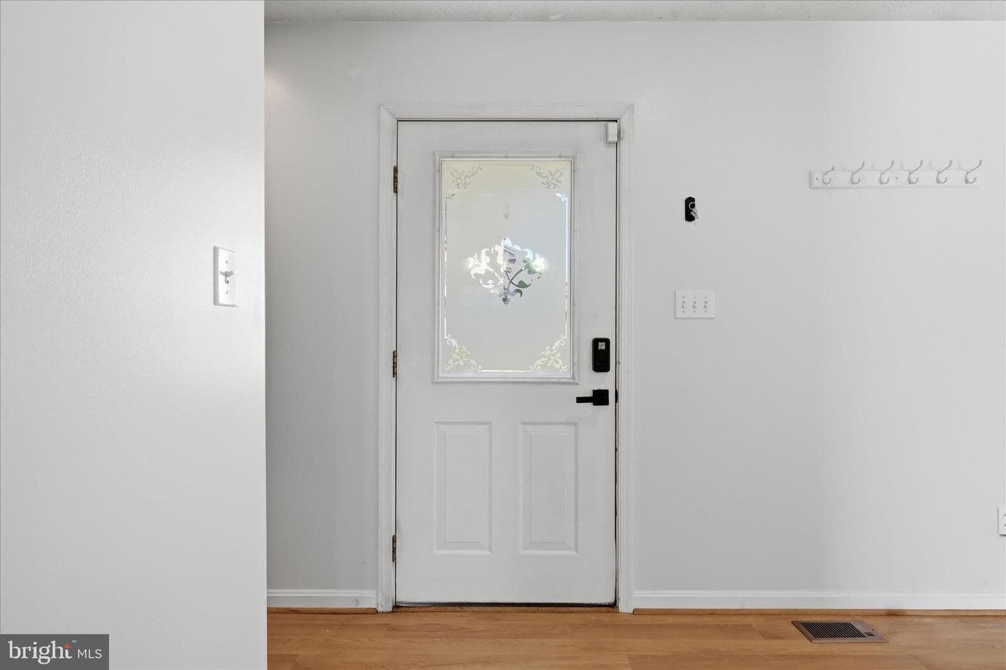 556 Thompson Street photo 12
