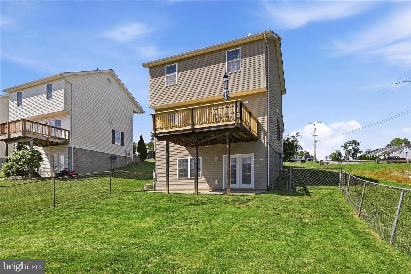556 Thompson Street photo 45