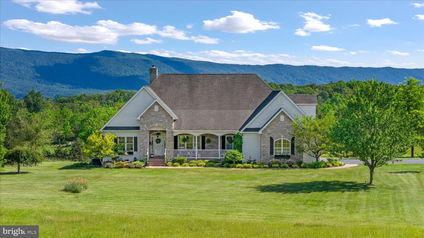 496 Clary Road, Strasburg