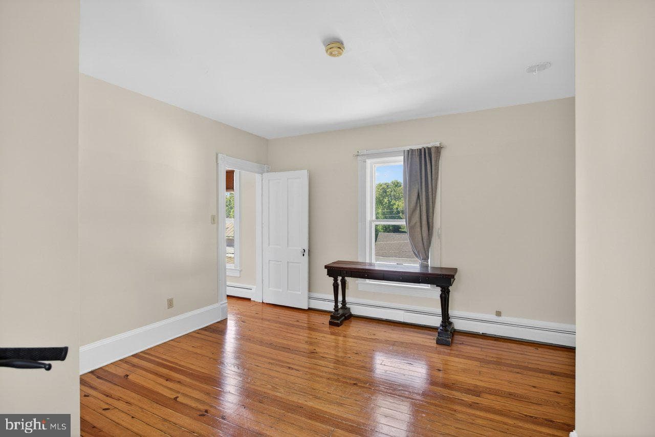 420 W Spring Street photo 33